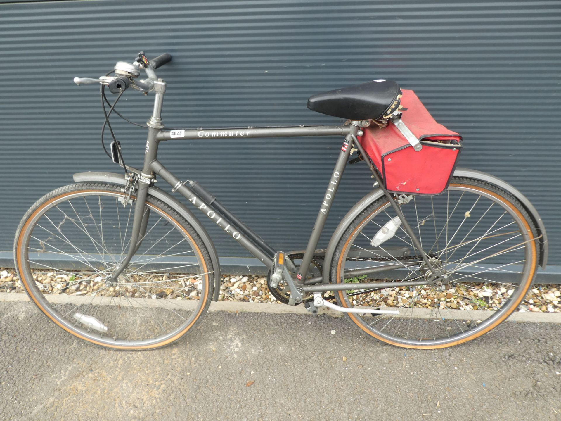 4026 - Grey Apollo gents bike