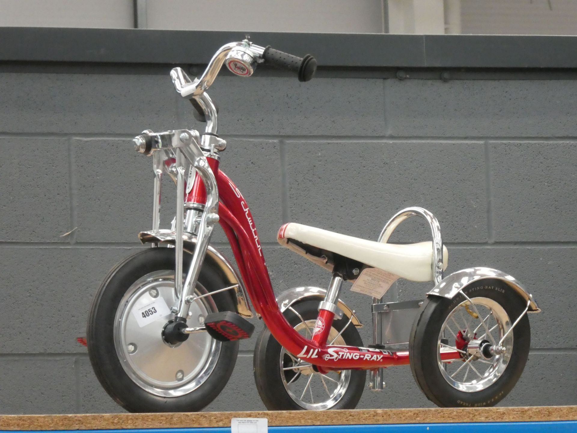 Schwinn tricycle (broken wheel)