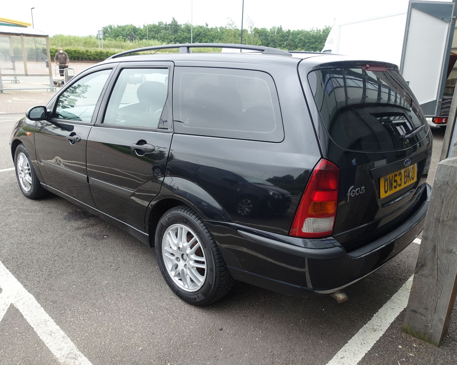 OW53 BKO 2003 Ford Focus 1.8 TD-Di, 5 door estate in black, 1753cc diesel, 2 keys, service print - Image 3 of 10