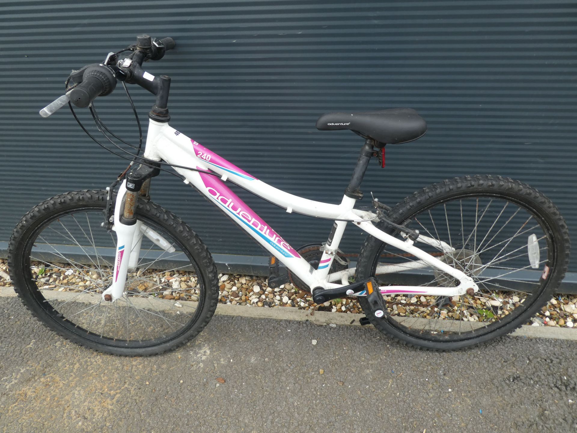 White and pink Adventure girls bike