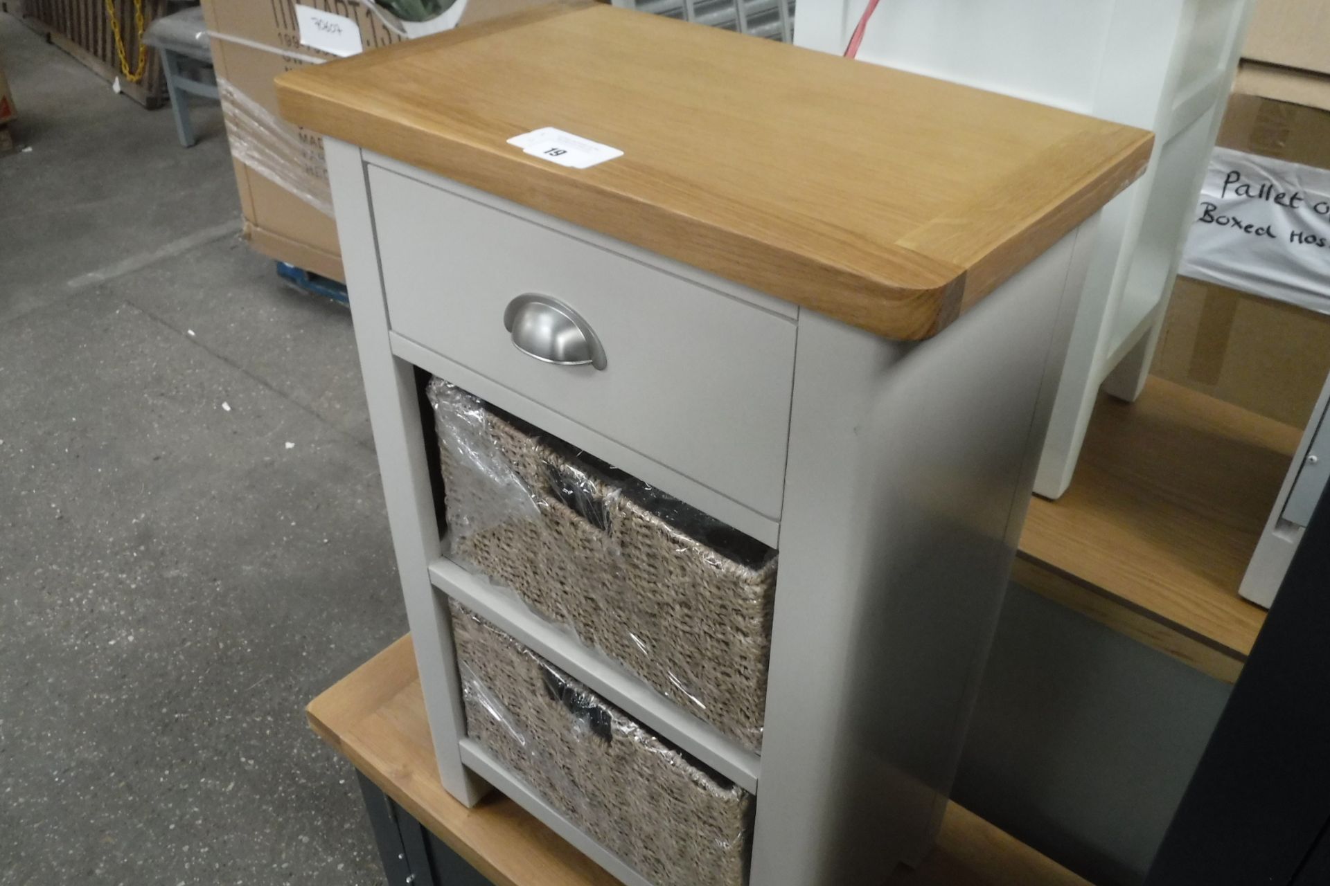 Grey painted oak top unit with single drawer and 2 seagrass baskets, 50cm wide (A,10) - Image 2 of 2