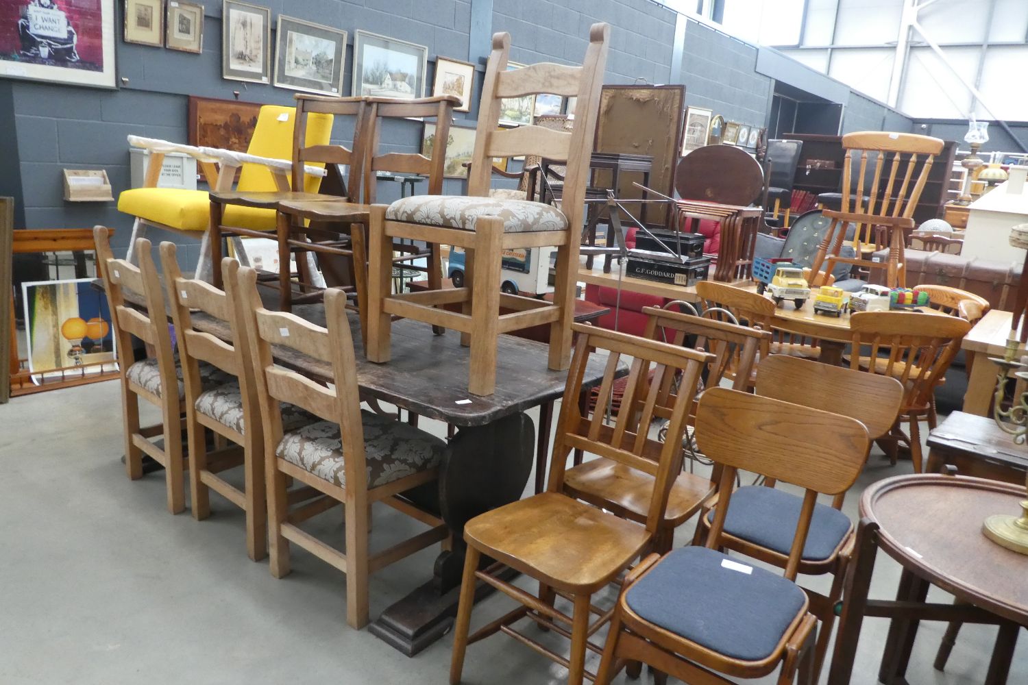 Saleroom 5 Furniture & Effects