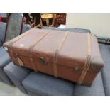 Canvas travelling trunk with wooden rim