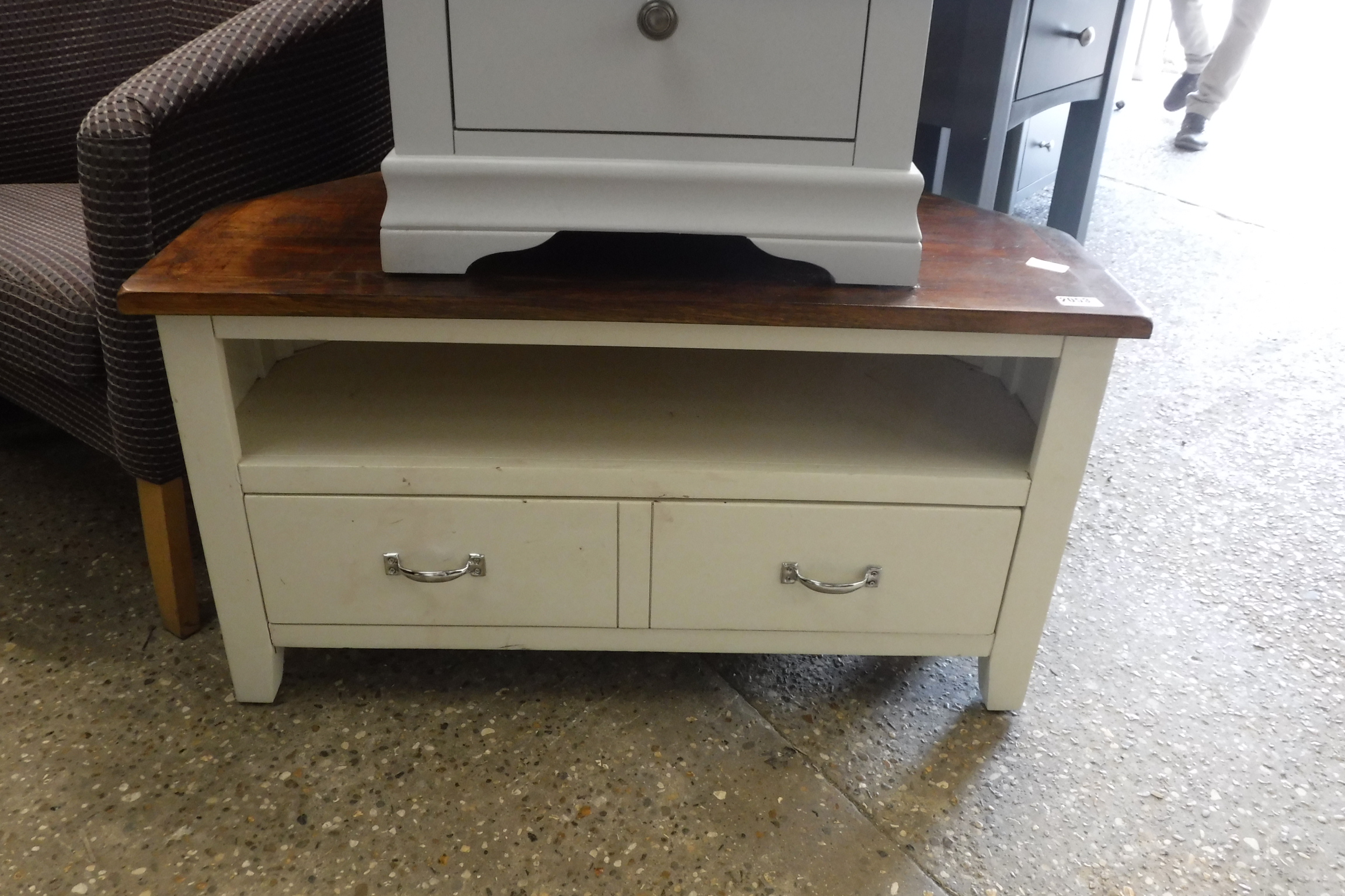 (2098) White painted single drawer TV stand