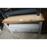 (206) Grey painted oak top corner TV unit with single shelf and single drawer, 90cm wide (A,12)