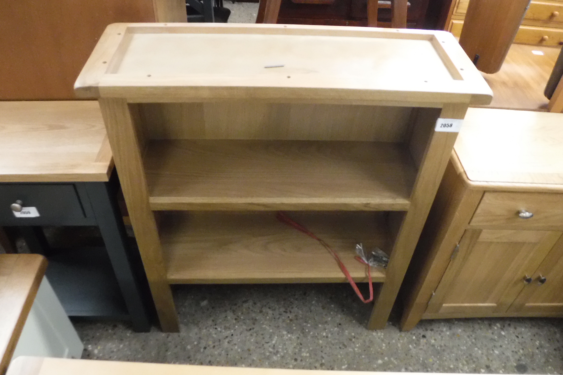 (88) Oak open front bookcase/ dresser top 85cm wide (B,19)