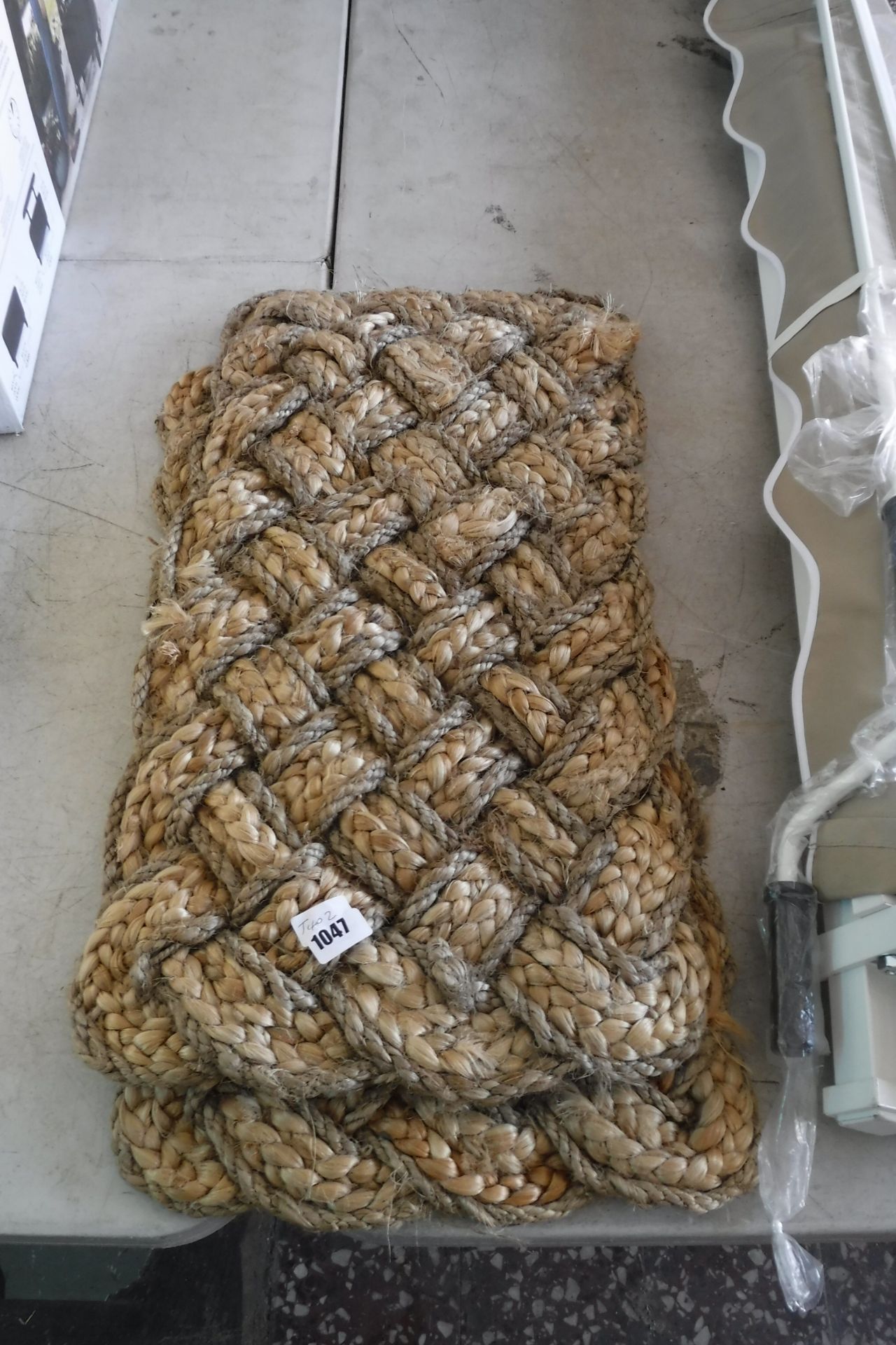 2 jute mats