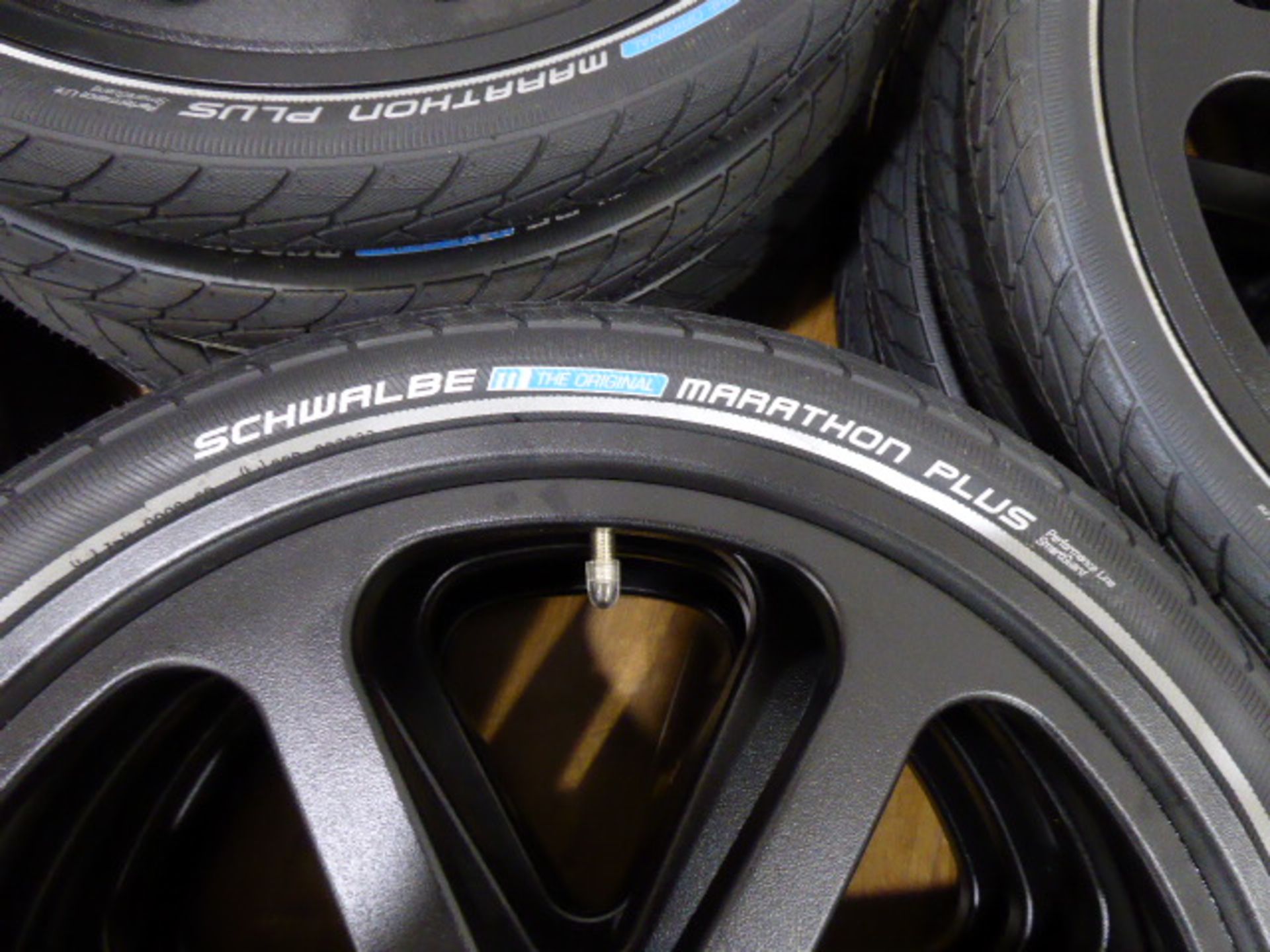 Set of 4 Samagaga 6-spoke 20'' wheels with Schwalbe Marathon Plus tyres and inner tubes - Image 2 of 2
