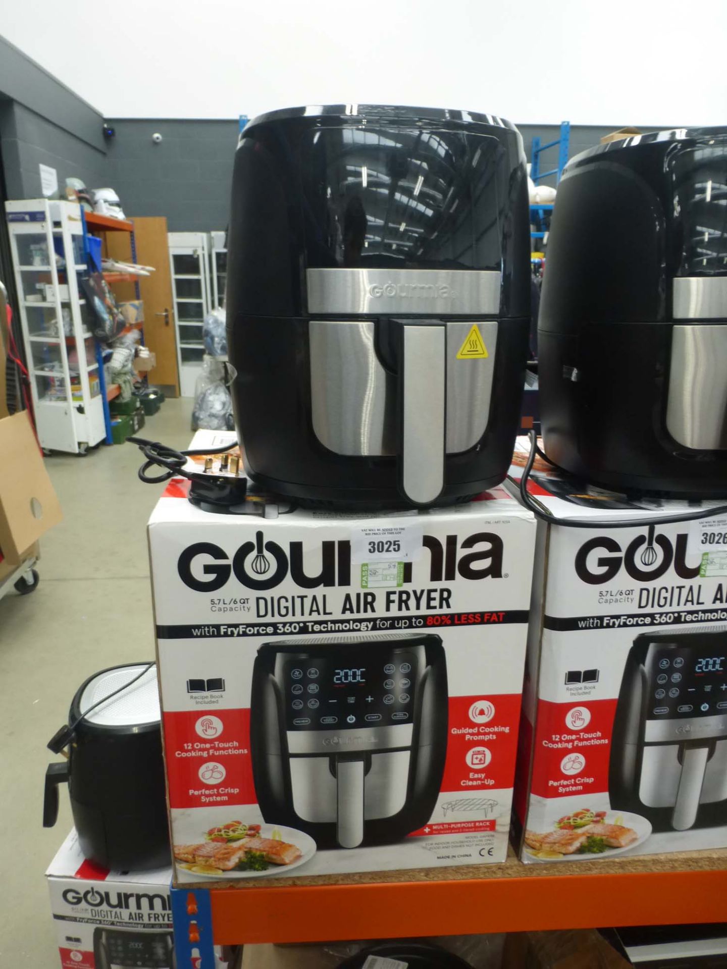 Gourmia digital air fryer with box (54)