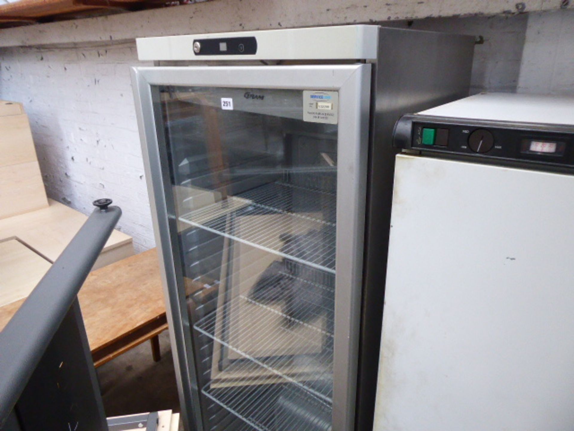 TN48 - 60cm Gram single door display fridge