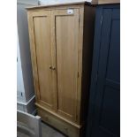 (140) Oak 2 door wardrobe with single drawer, 90cm wide (B,7)