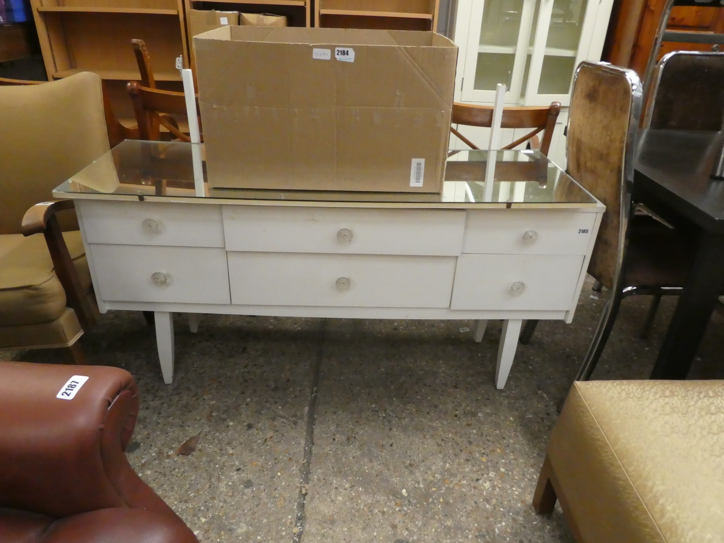 White painted 6 drawer dressing unit with mirror