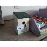 Wild bird nesting box