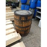 (1087) Oak whiskey barrel