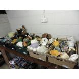 5 crates of housewares incl. crockery, figures, pots, glassware, etc.