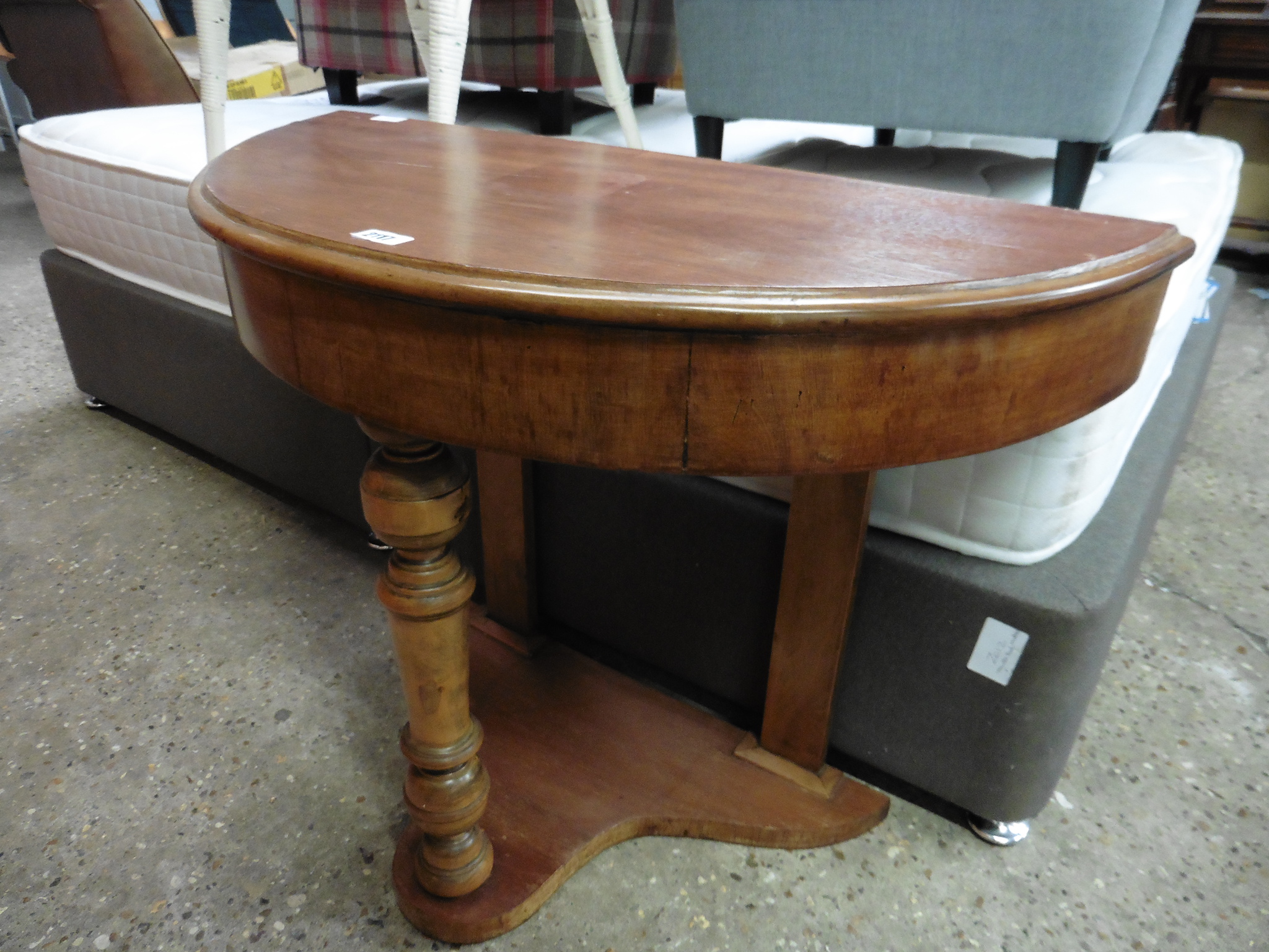 (2035) Oak side table with rounded end