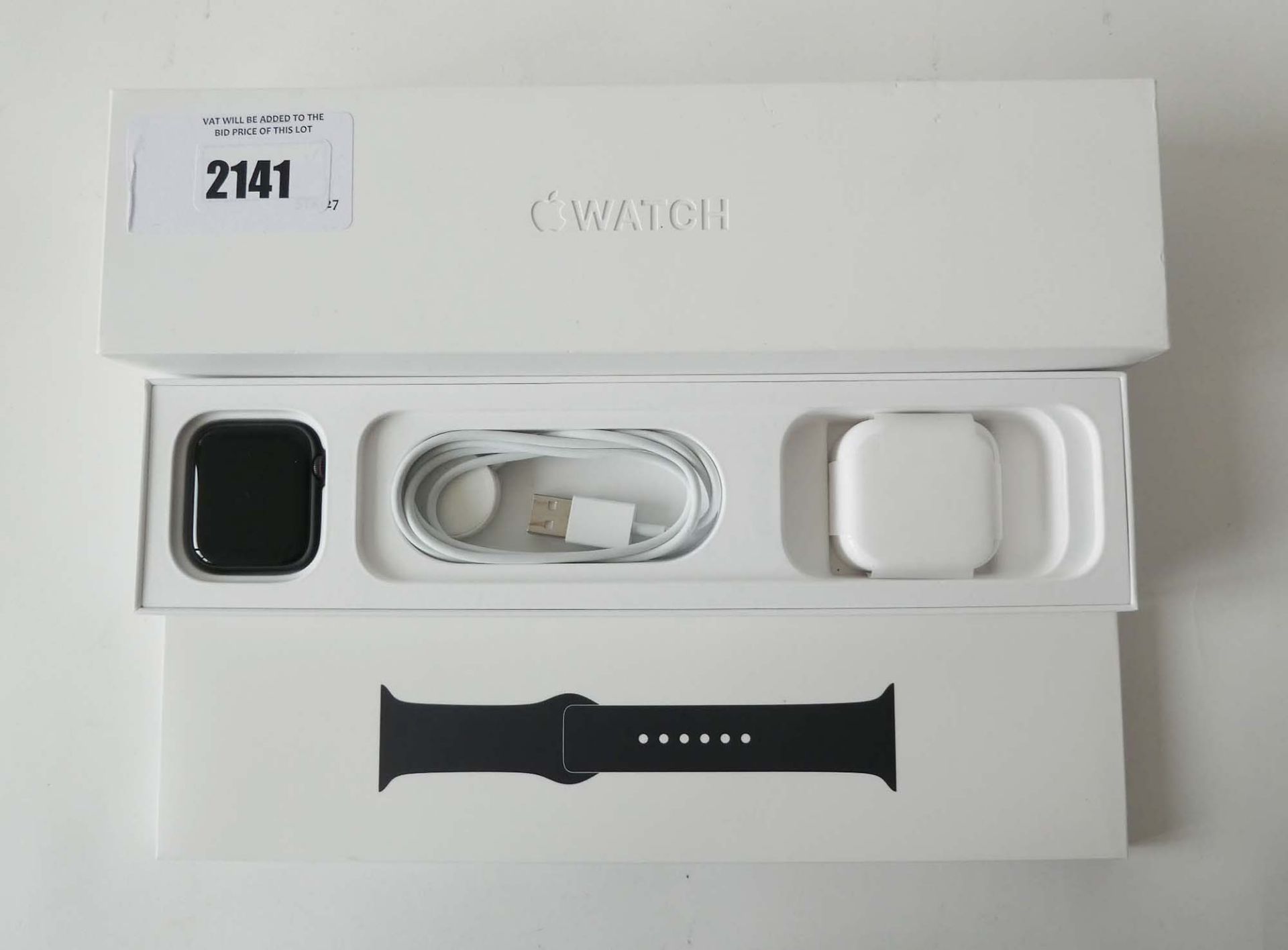 Apple Watch Series 5 Space Gray Aluminium Case Black Sport Band