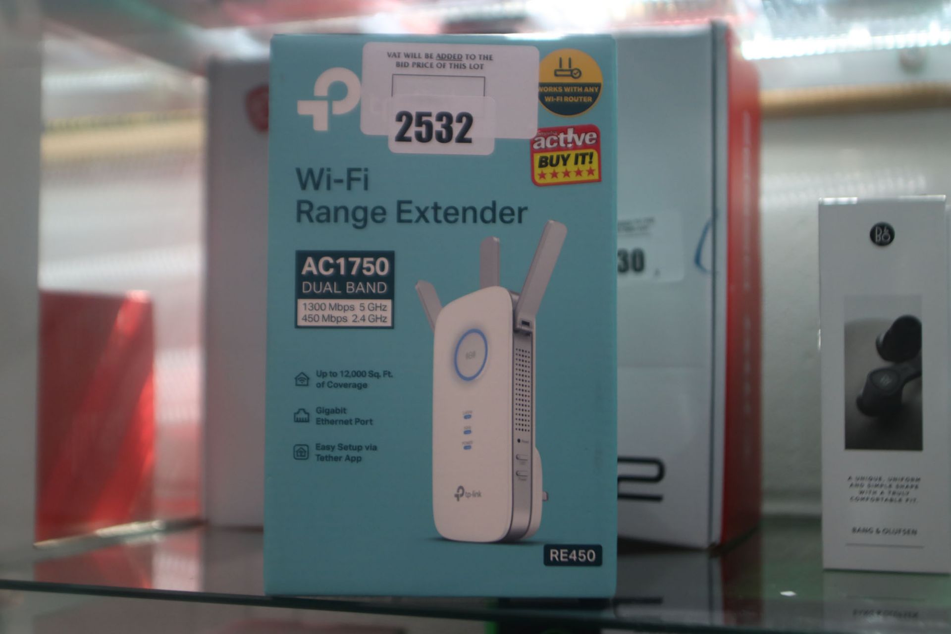 TP Link wifi range extender in box model AC1750