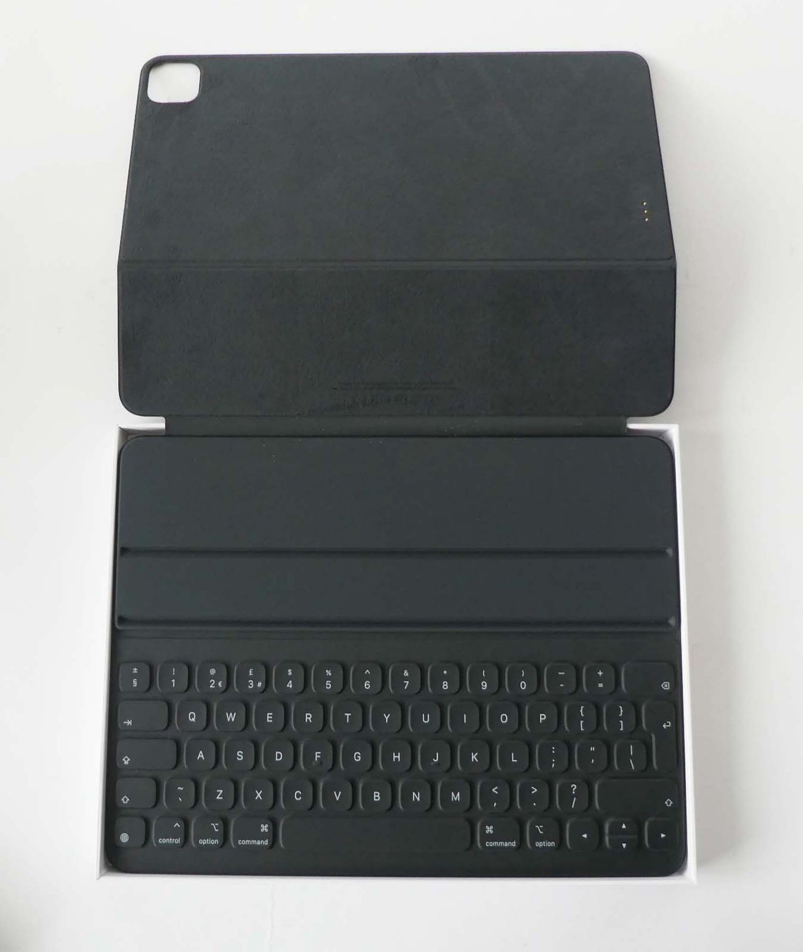 iPad Smart Keyboard Folio - Image 2 of 3