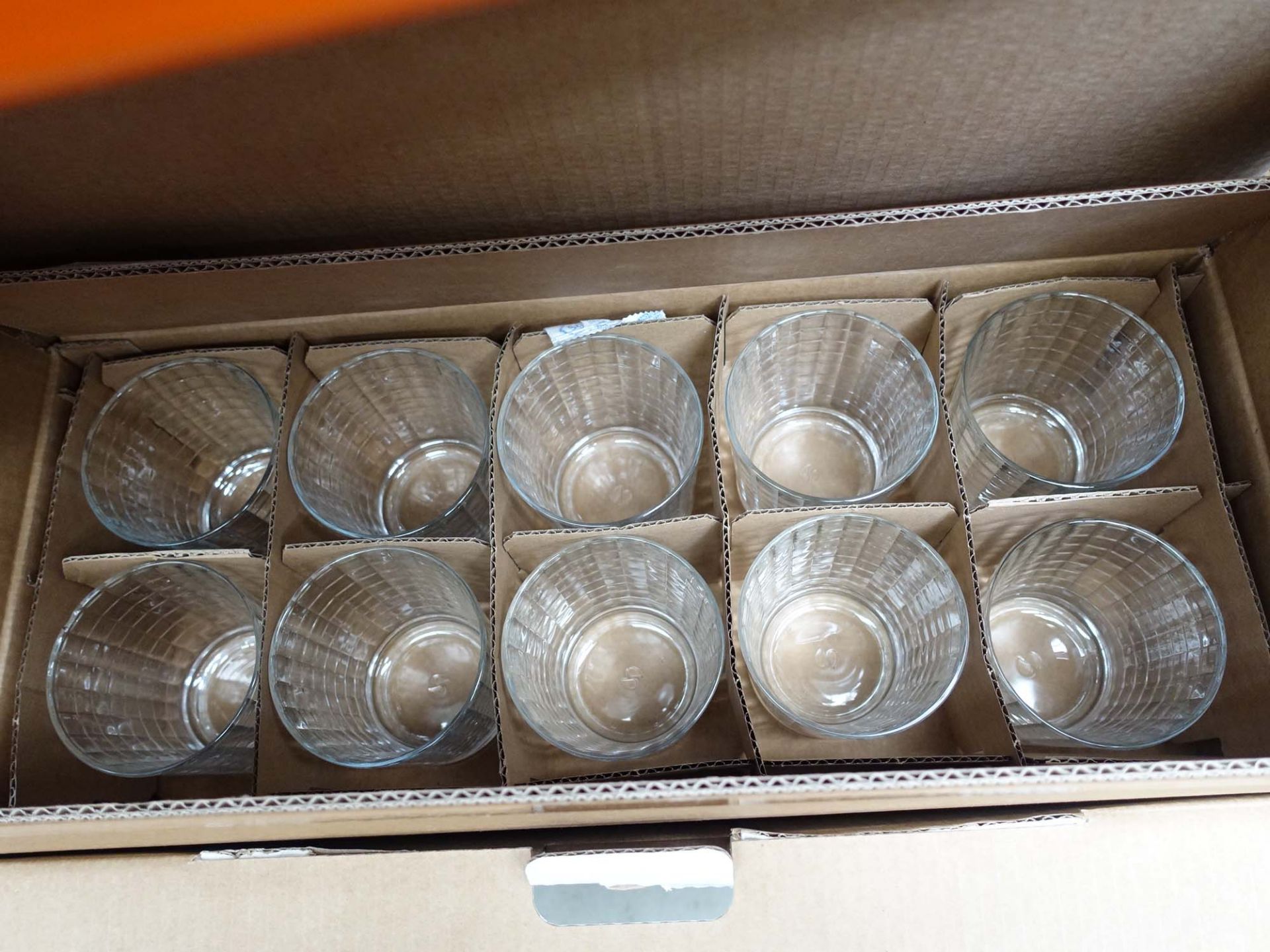 Box of assorted glassware - Image 2 of 2