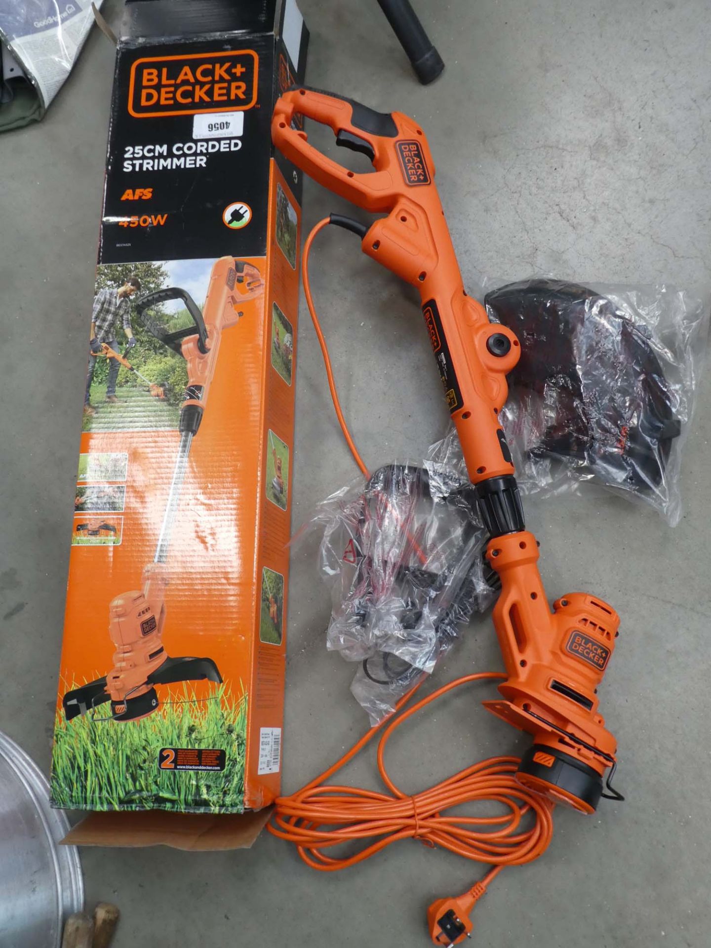 Black & Decker boxed electric strimmer - Image 2 of 2
