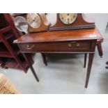 Victorian mahogany desk with single drawer