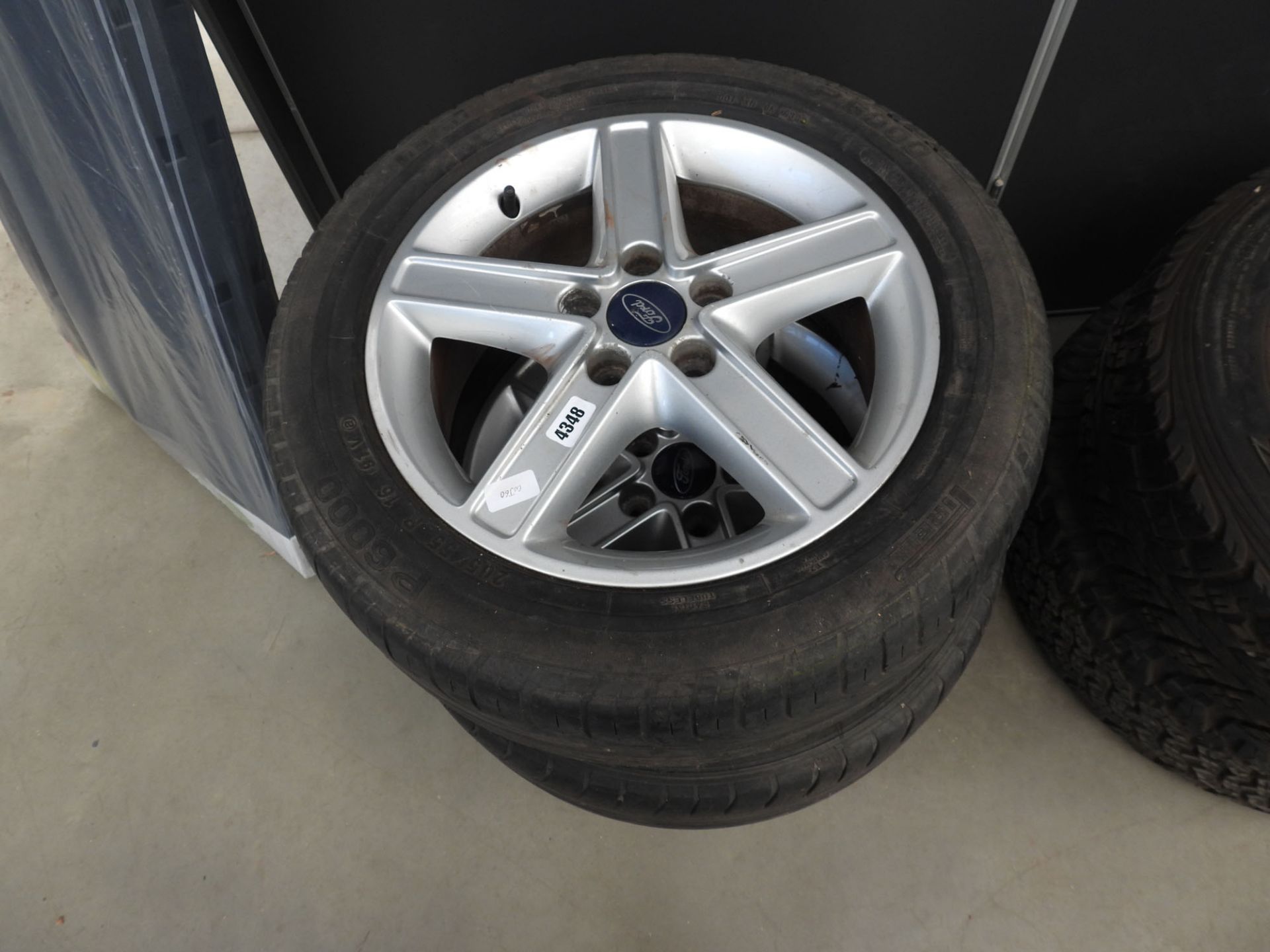 4396 3 Ford alloy wheels and tyres