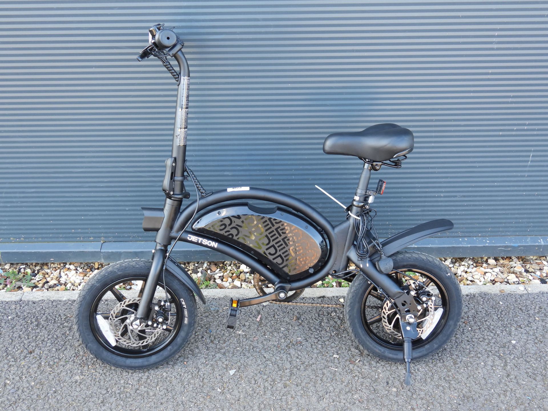 Jetson electric bike with charger