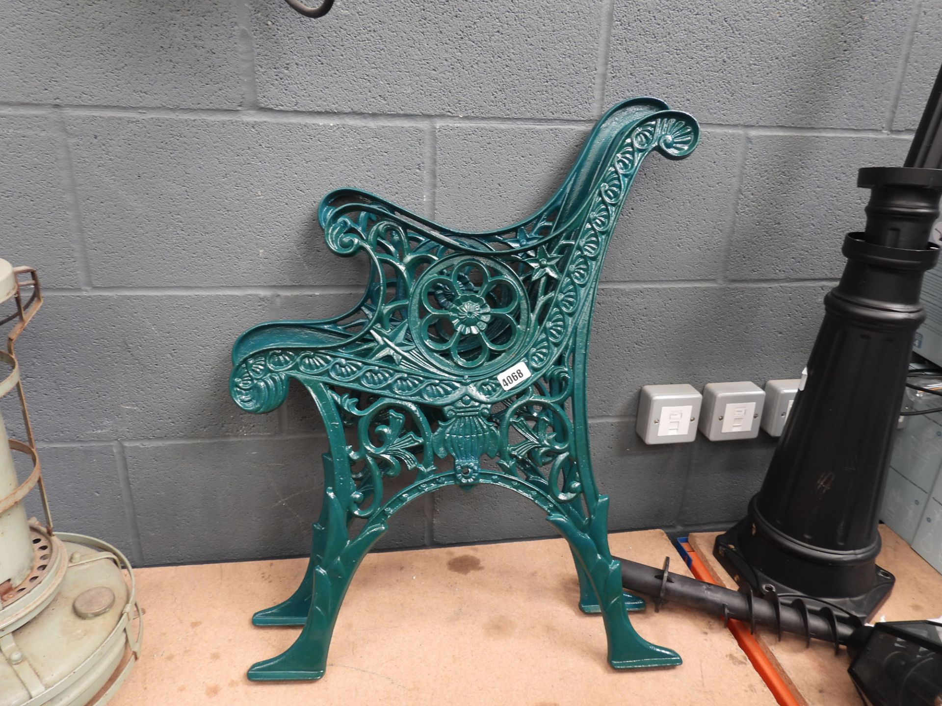 2 metal bench ends