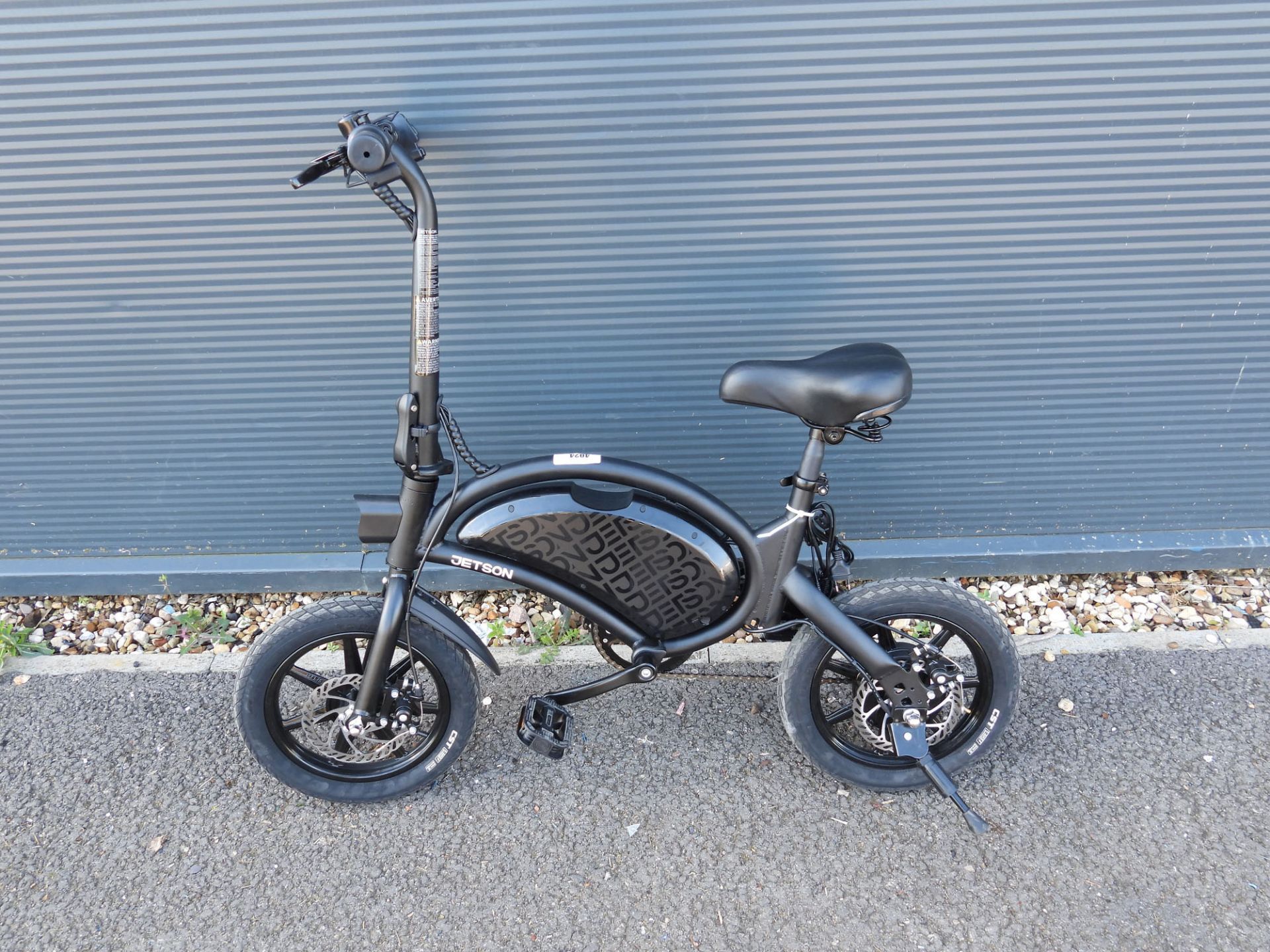 Jetson electric bike with charger