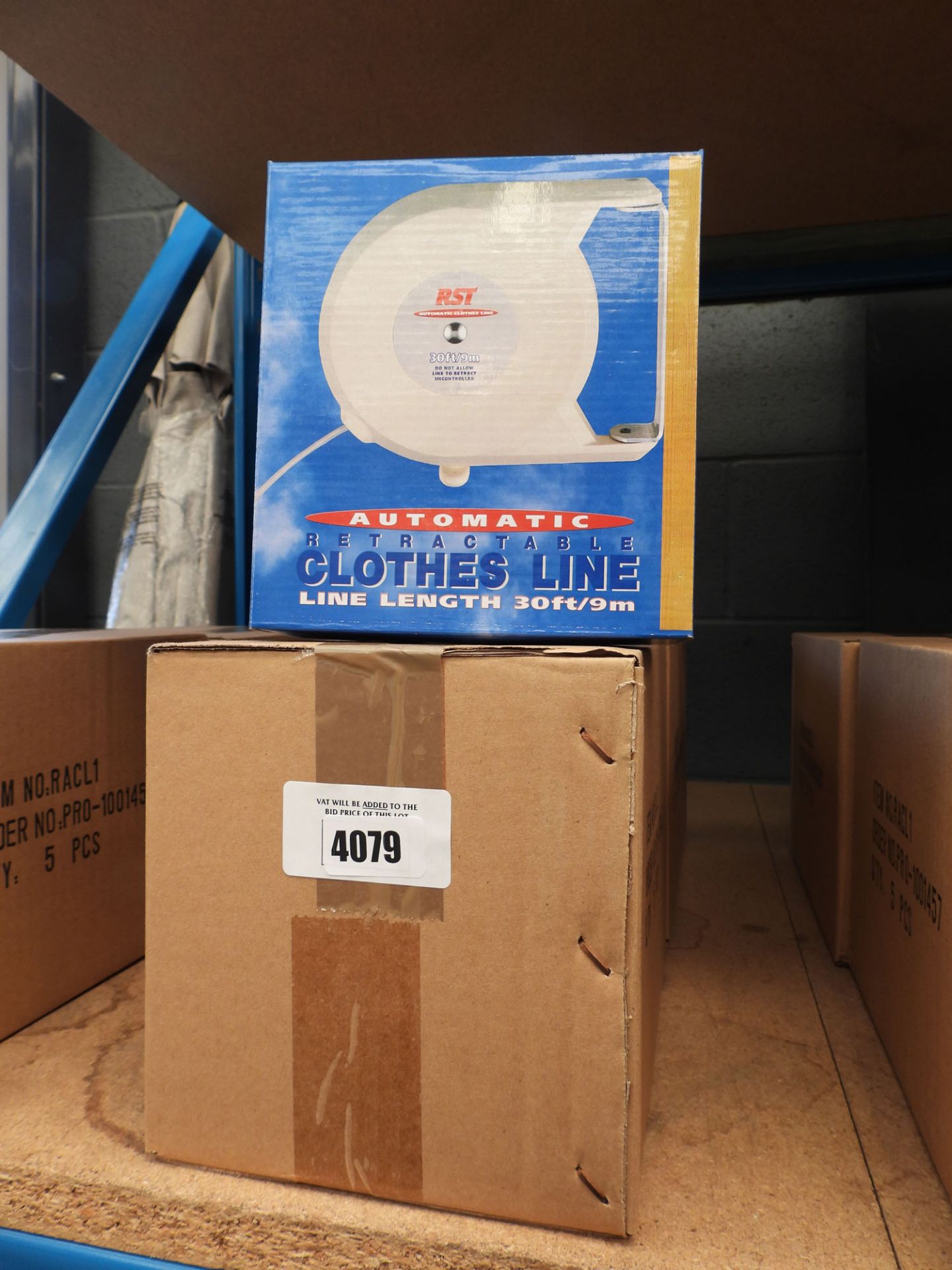 2 boxes of retractable washing lines