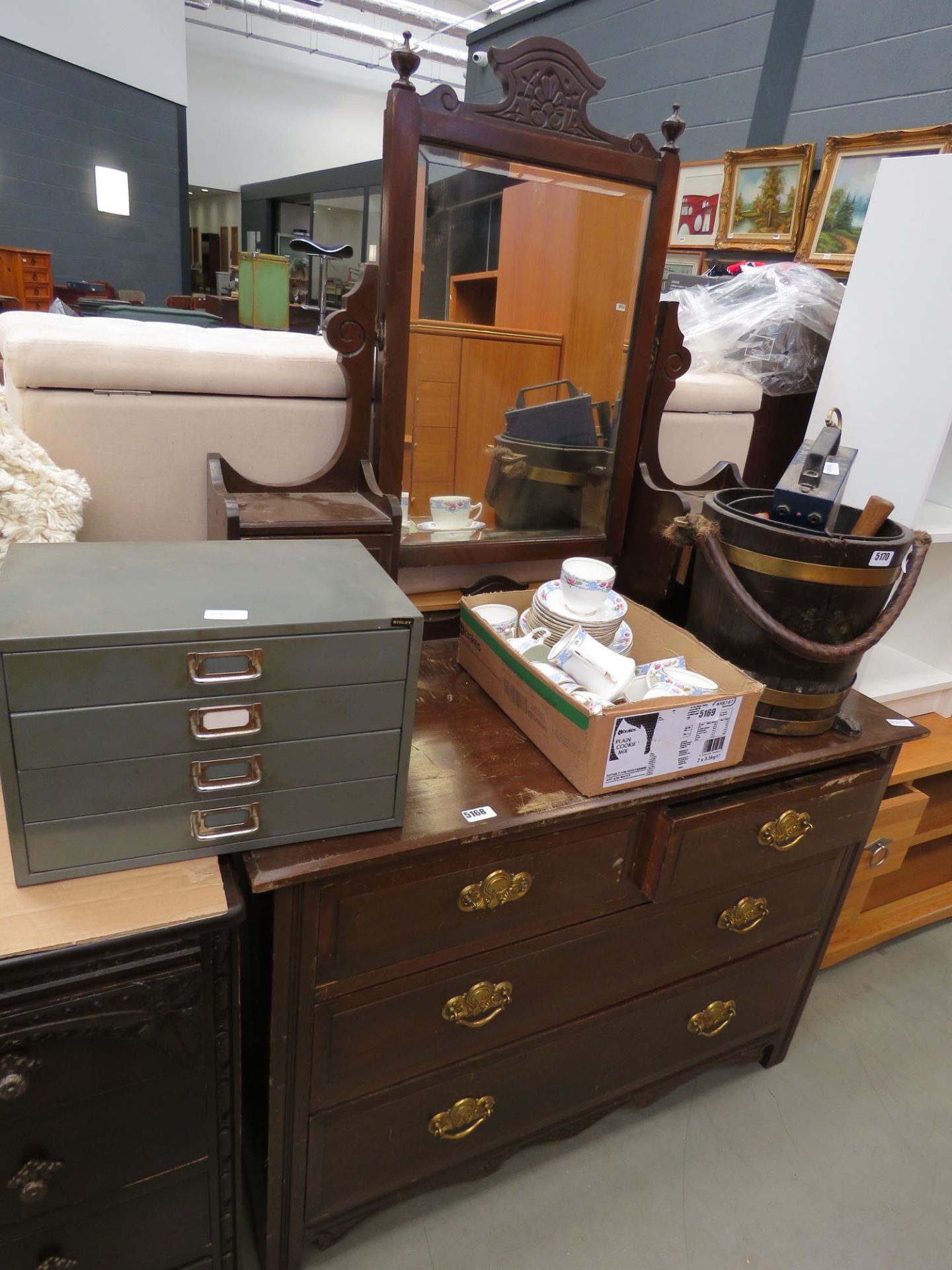 Edwardian dressing chest with 2 over 2 drawers under