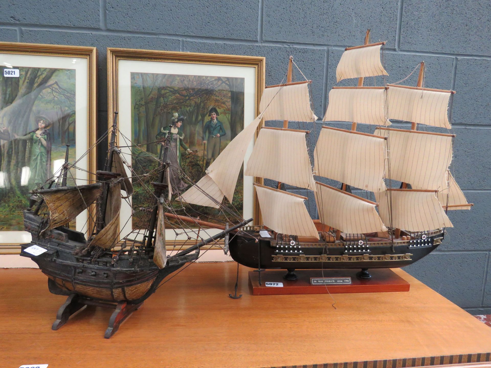 2 models; Gun frigate and Galleon