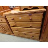 Pine chest of 4 drawers