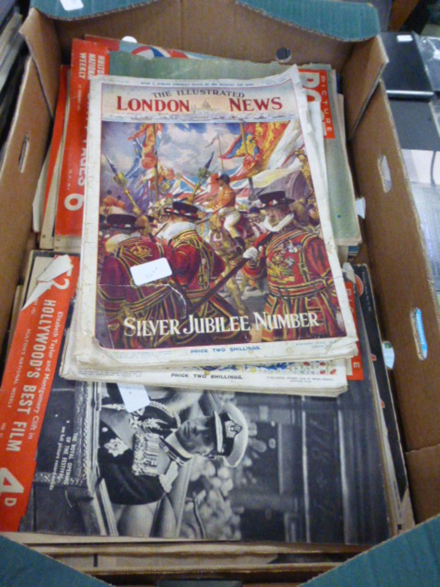 Tray of Festival of Britain newspapers, etc