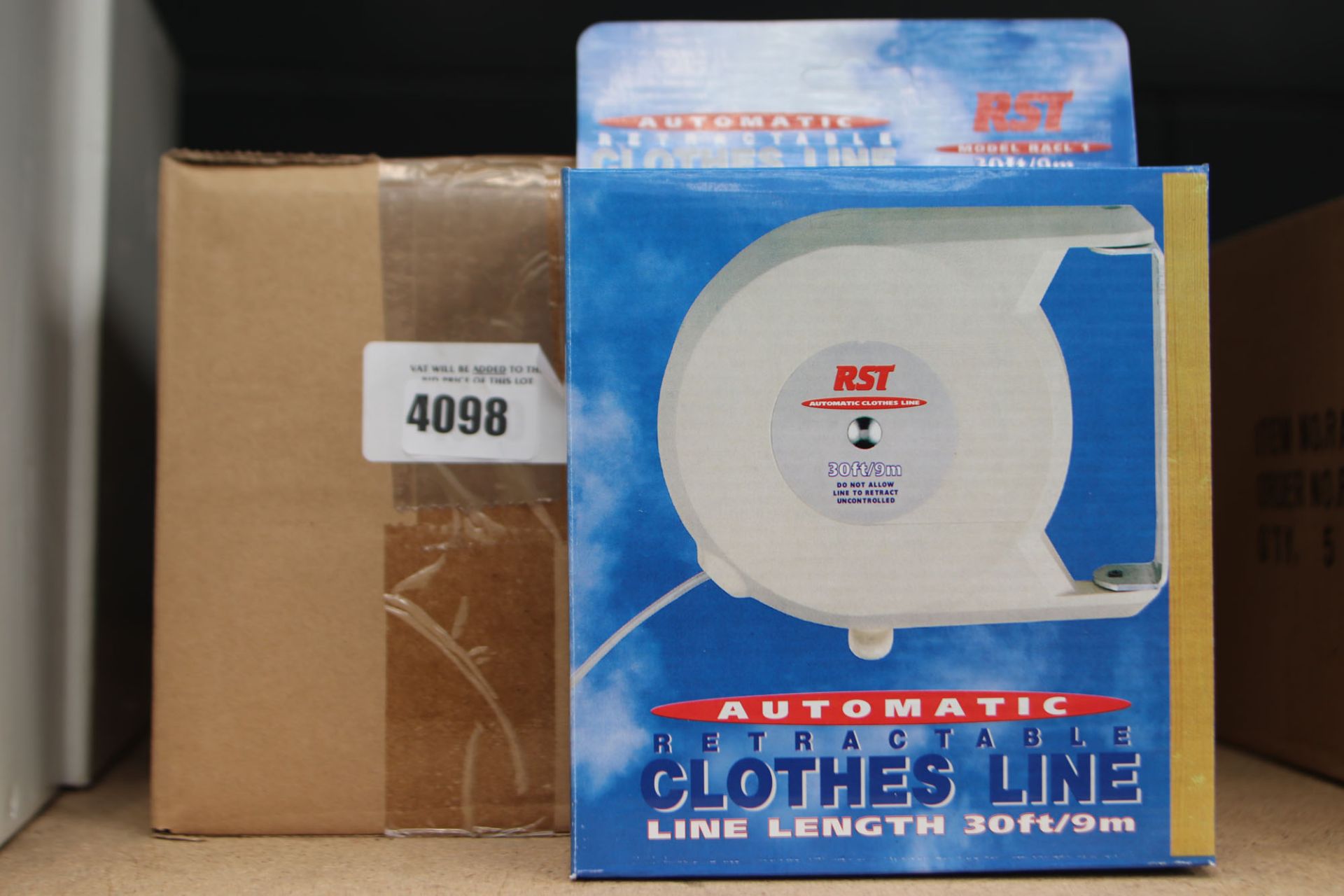 4080 - 2 boxes of retractable washing line