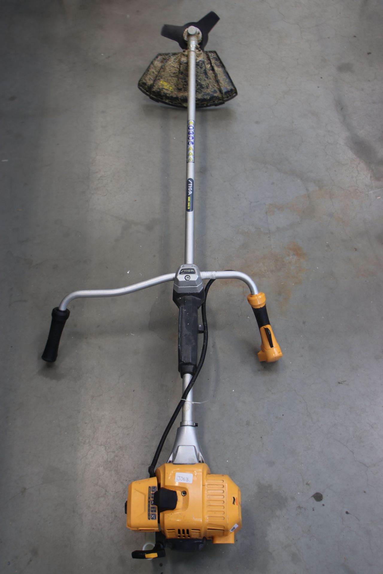 Stiga petrol powered brush cutter (no fuel cap)