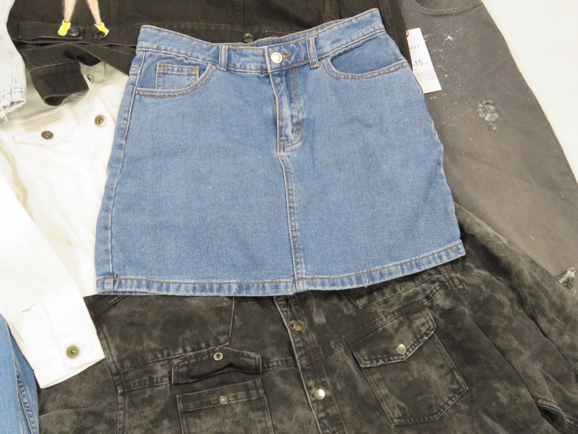 Selection of denim wear to include Monkyl, Levi, Pull & Bear, Dorothy Perkins, etc - Image 3 of 5