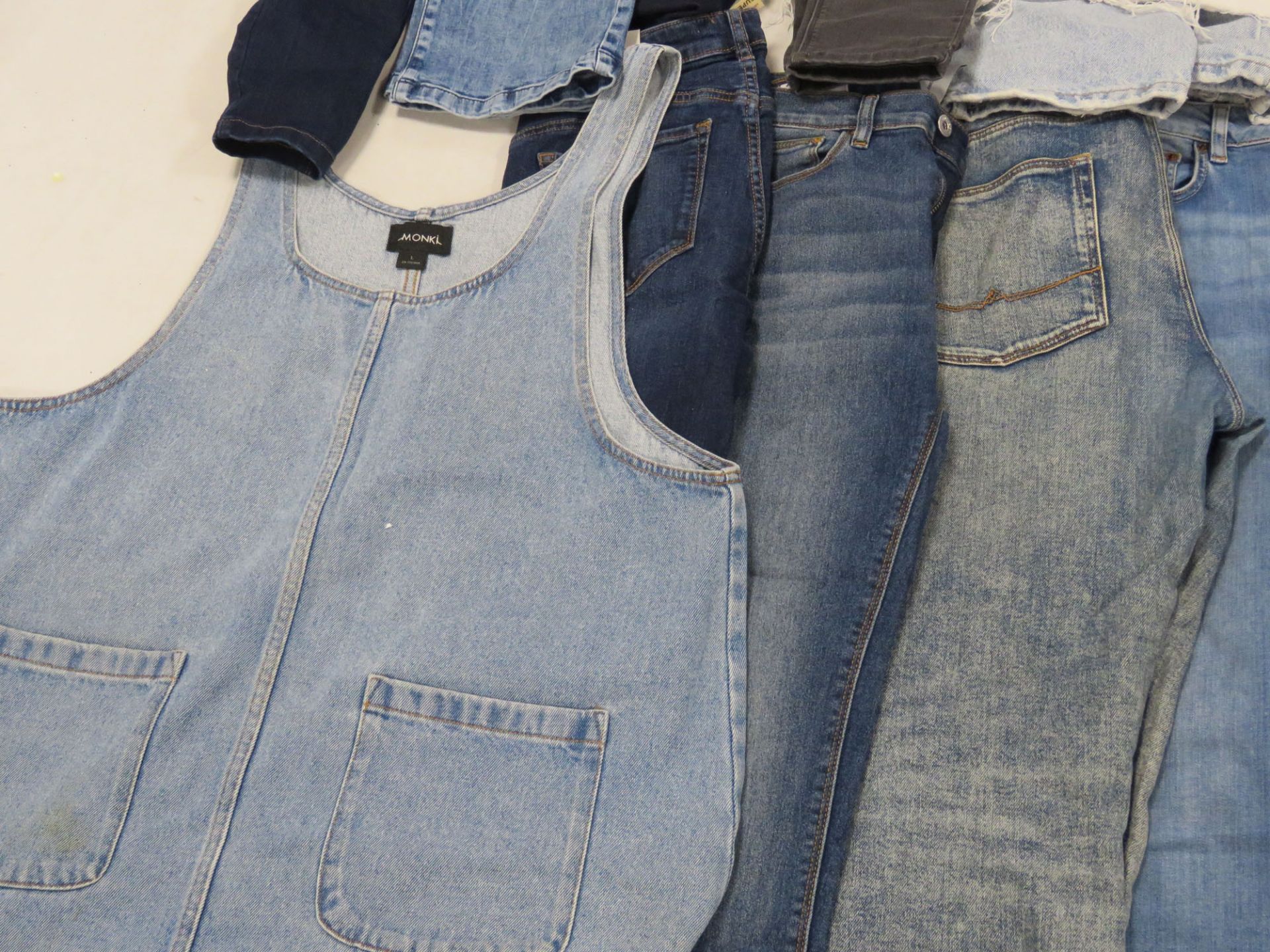 Selection of denim wear to include Monkyl, Levi, Pull & Bear, Dorothy Perkins, etc - Image 2 of 5