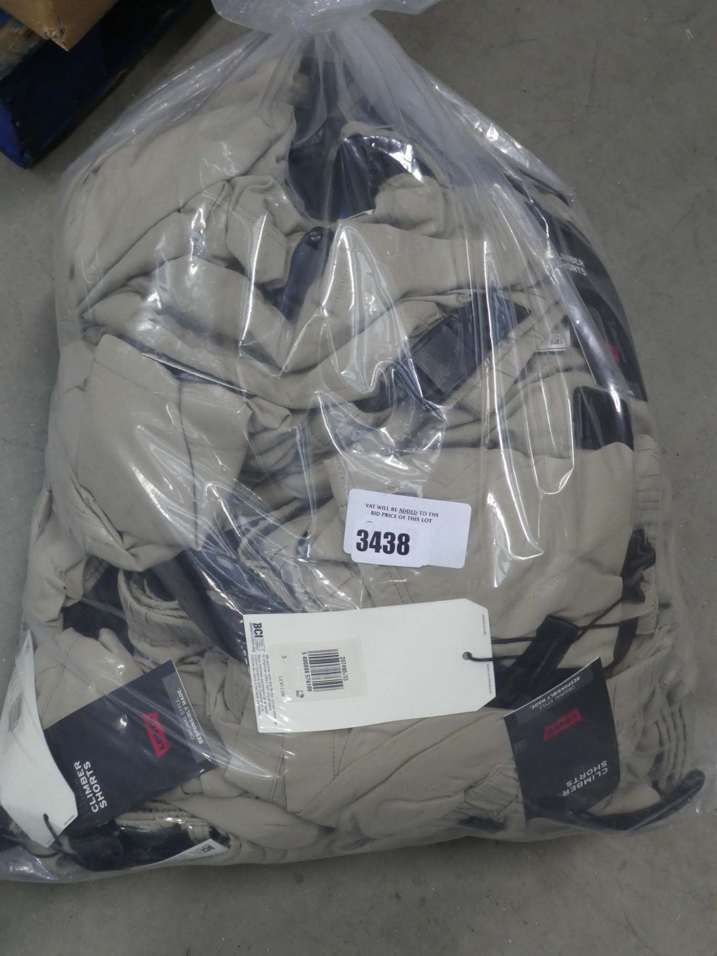 3058 Bag of Levi khaki shorts