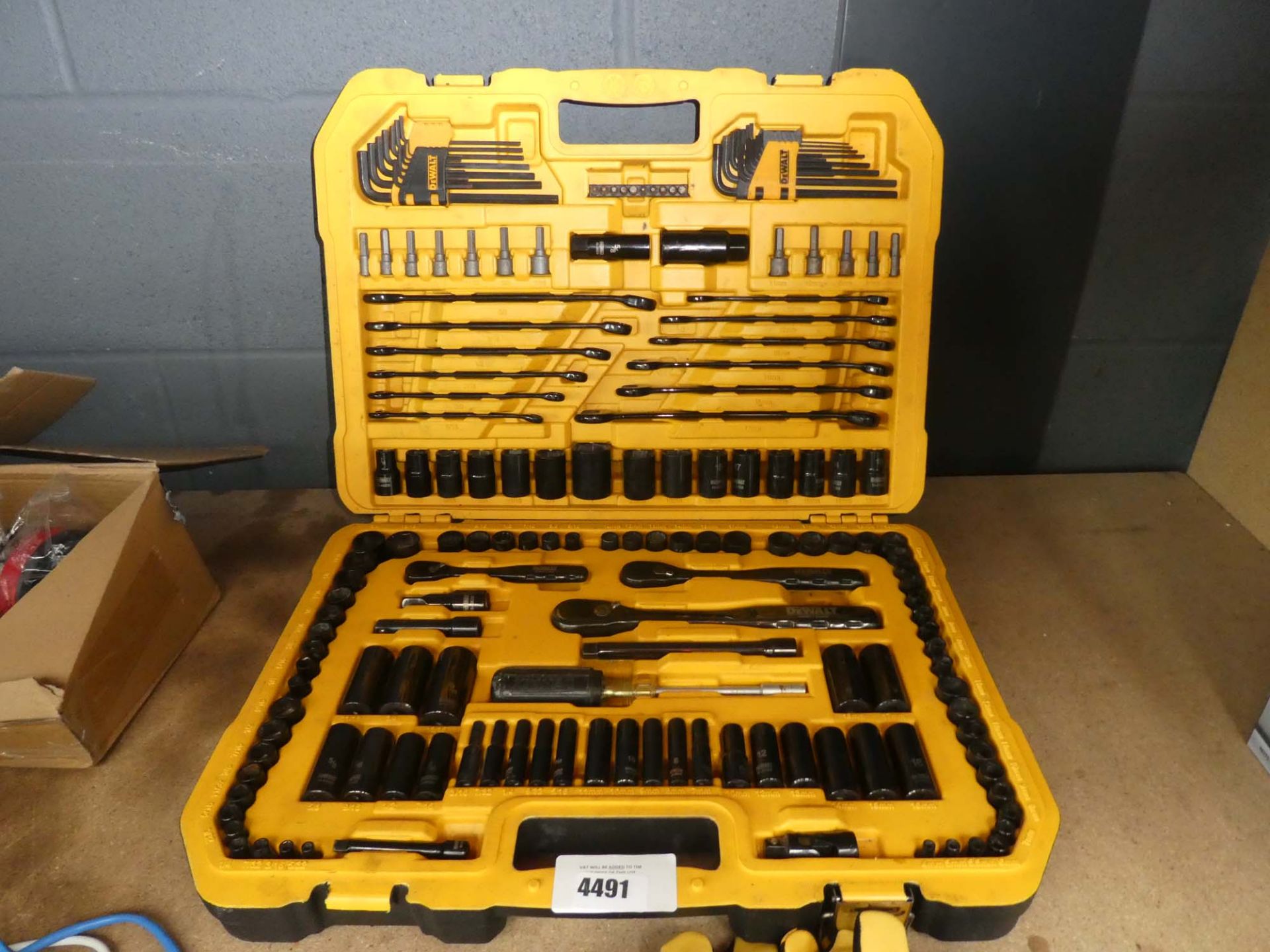 4513 DeWalt socket set