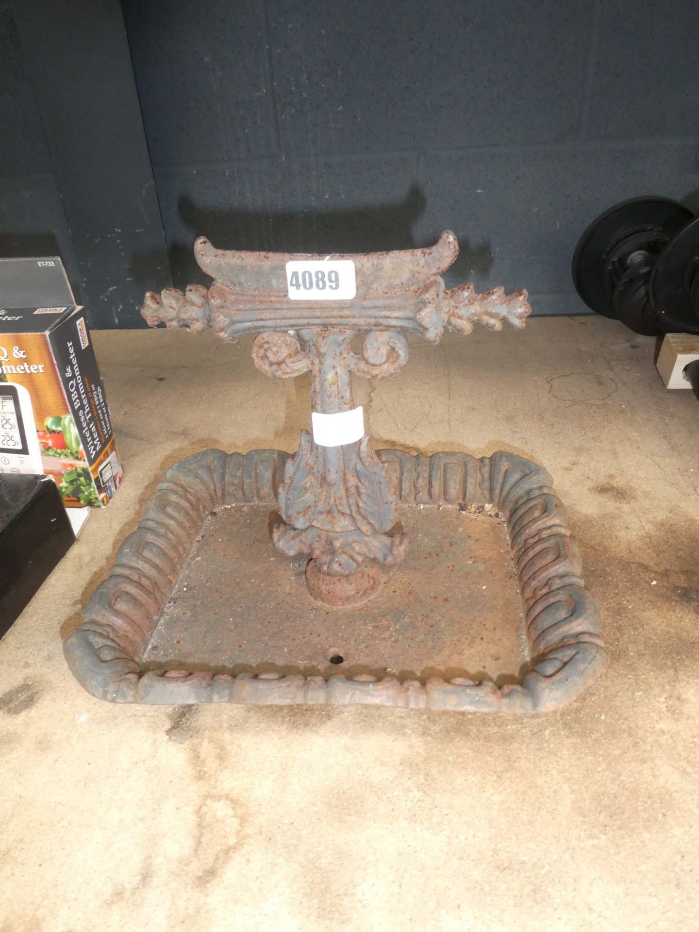 Metal boot scraper