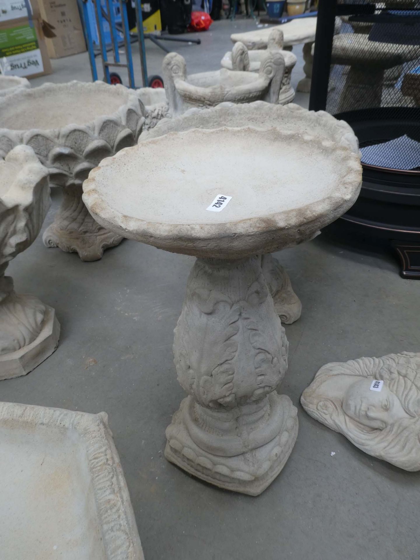 Round bird bath on stand