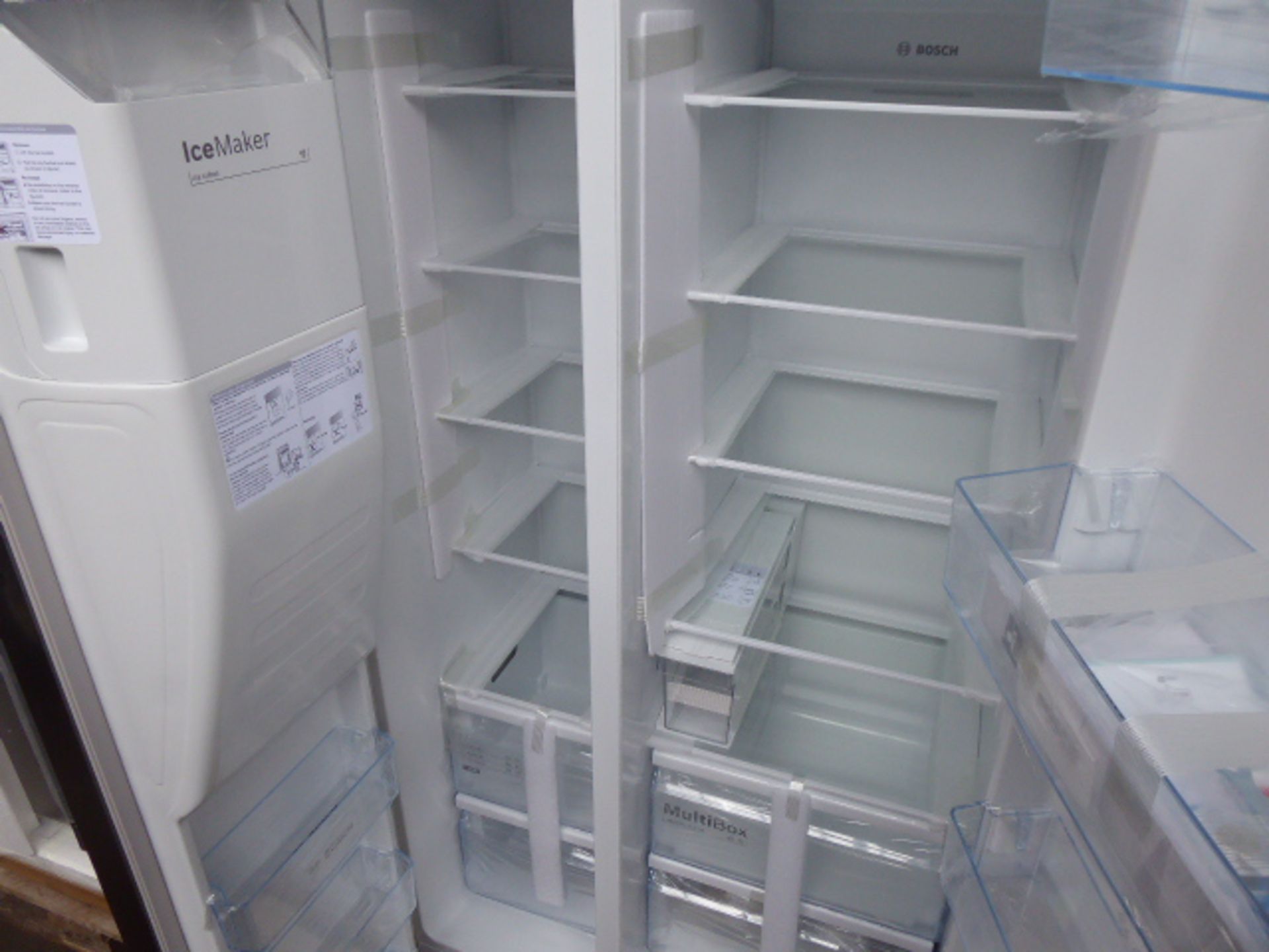 KAI93VIFPGB Bosch Side-by-side fridge-freezer - Image 3 of 3