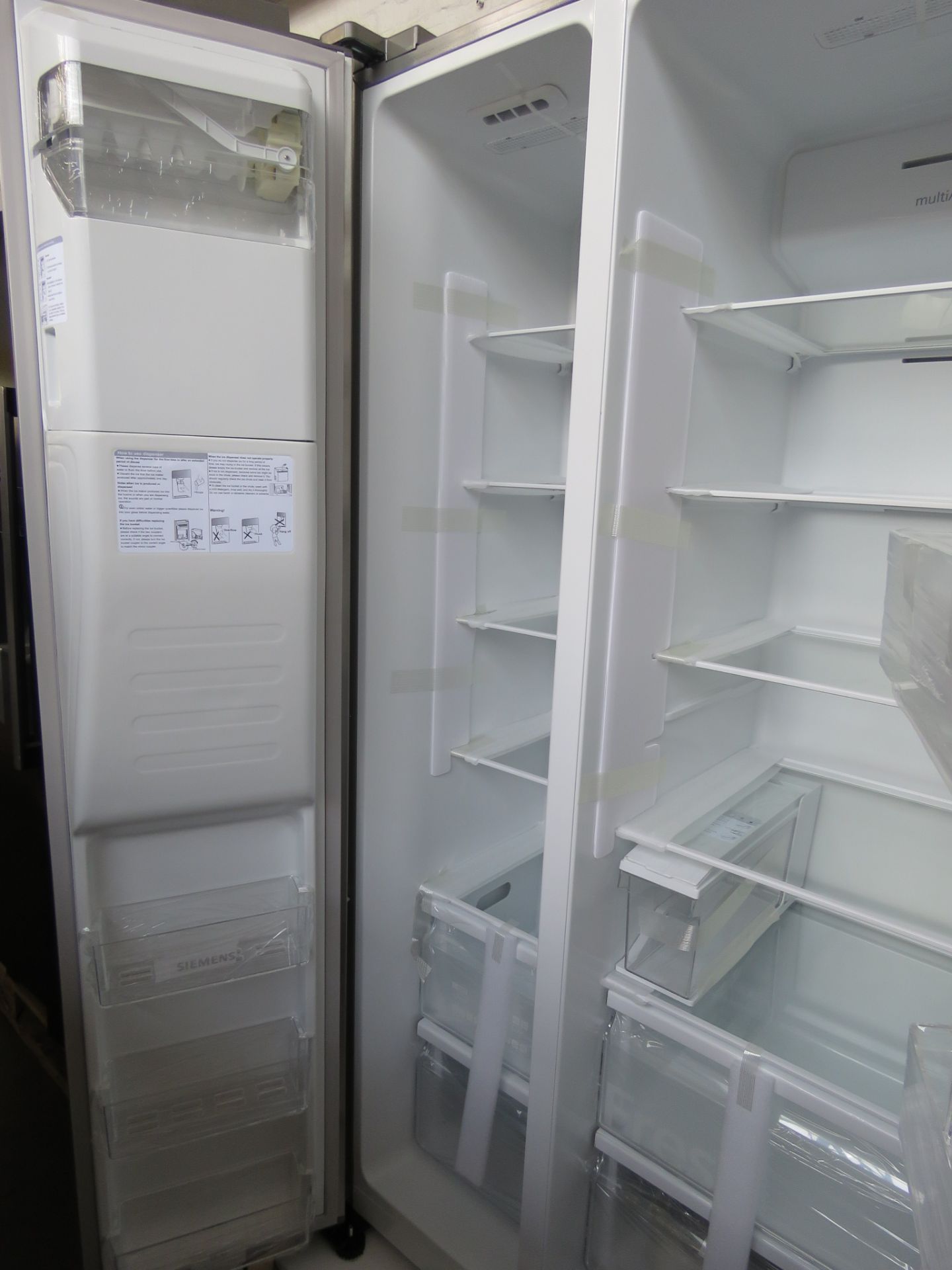 KA93IVIFPGB Siemens Side-by-side fridge-freezer - Image 3 of 4