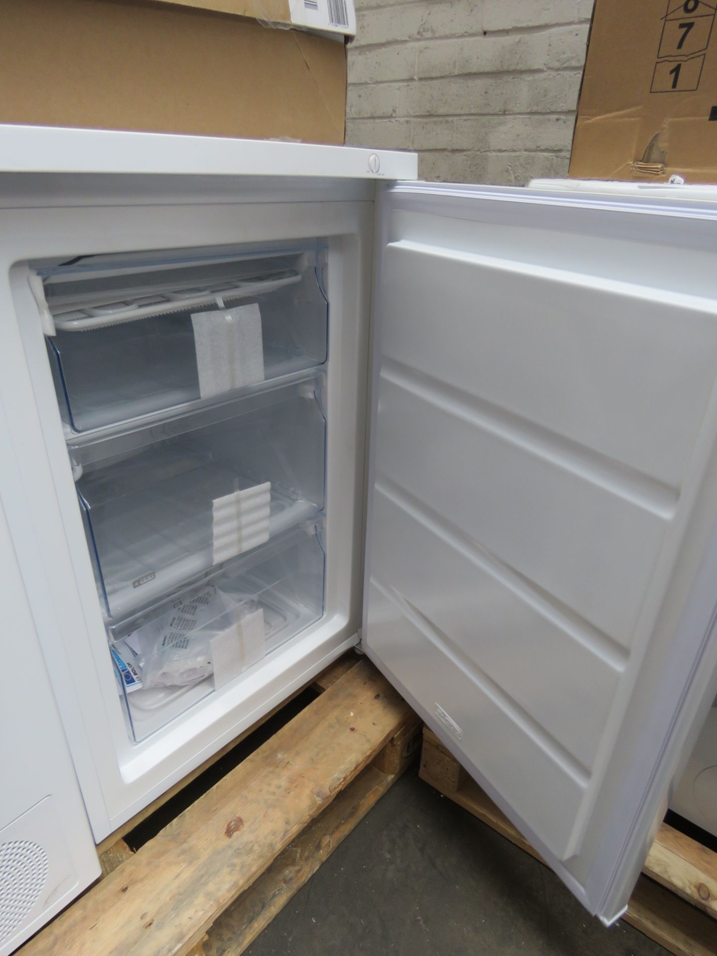 GTV15NWEAGB Bosch Tabletop upright freezer - Image 2 of 2