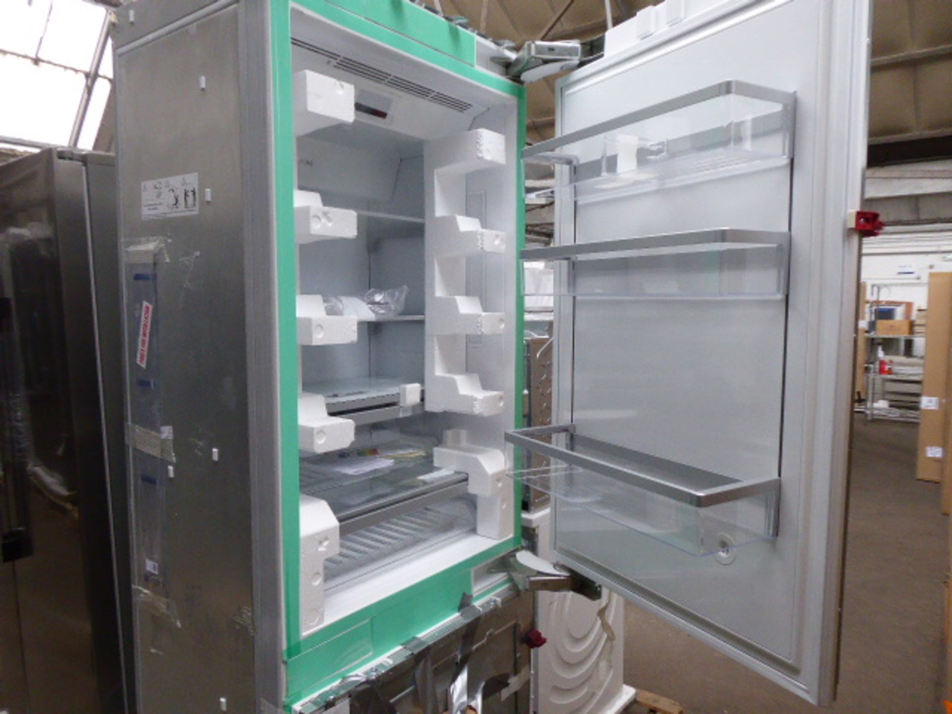 CI30BP02--B Siemens Vario fridge-freezer combi 30'' IQ700 - Image 2 of 3