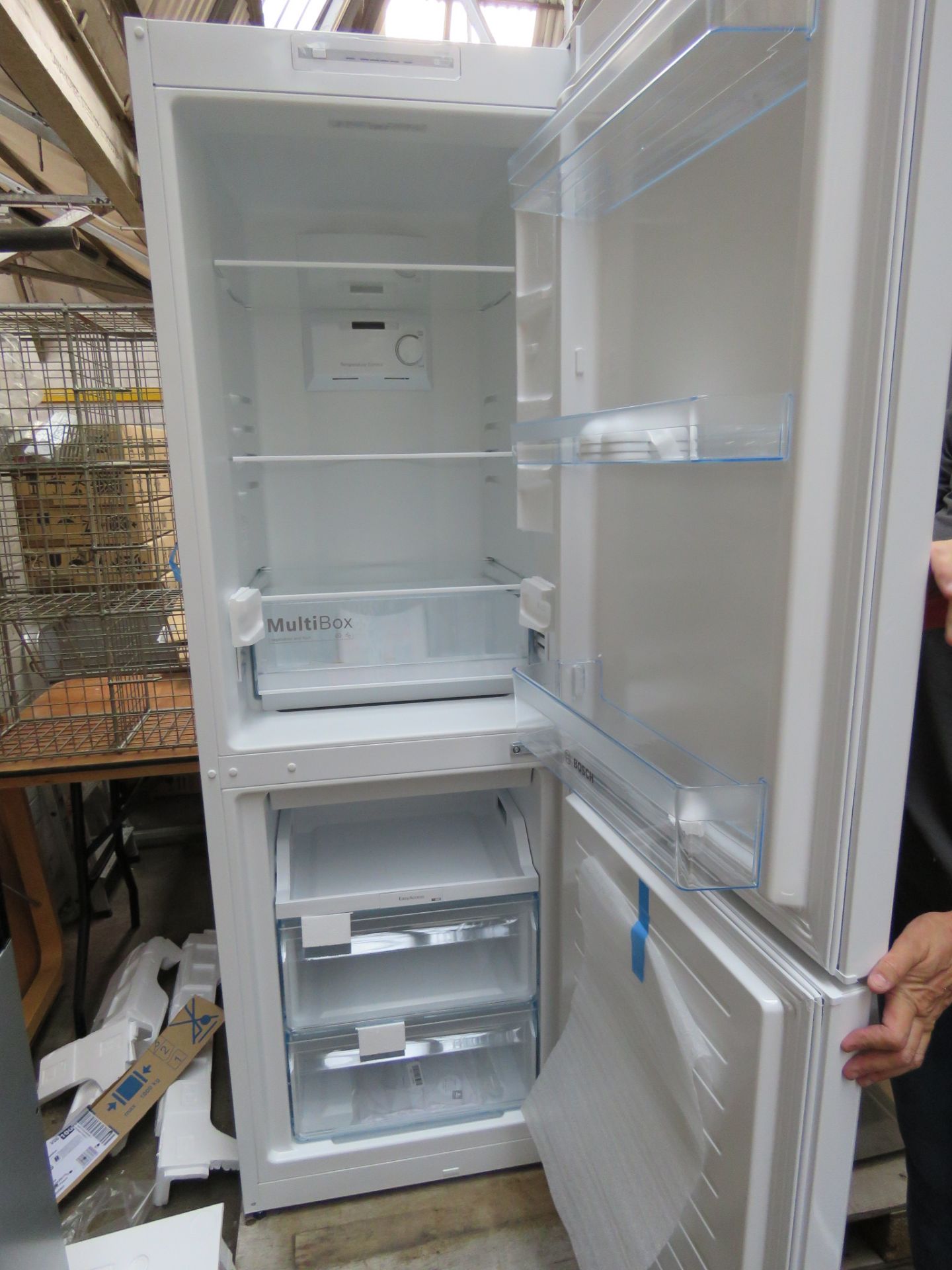 KGN33NWEAGB Bosch Free-standing fridge-freezer - Image 2 of 2