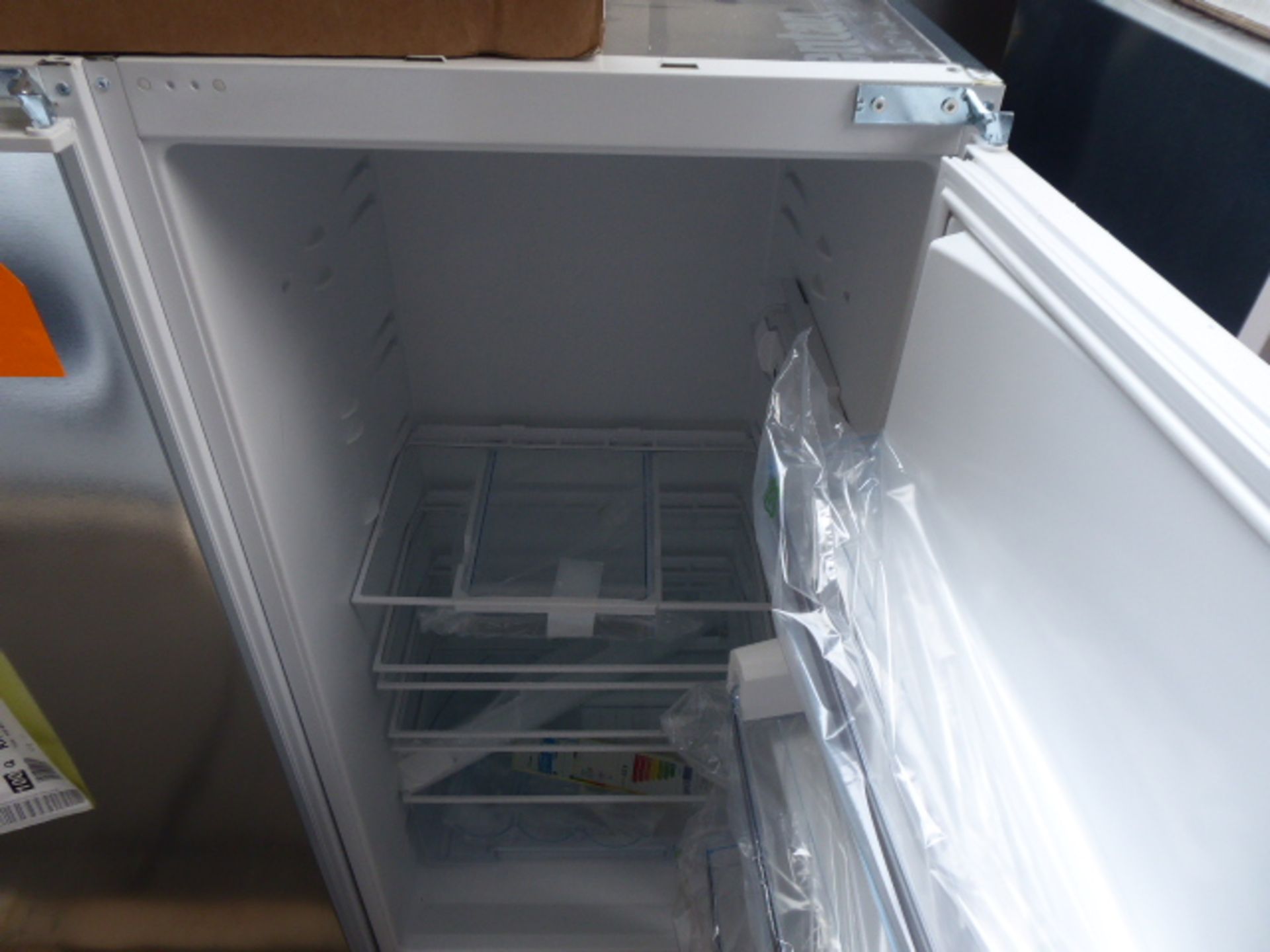 KIR24NSF0GB Bosch Built-in refrigerator - Image 2 of 2