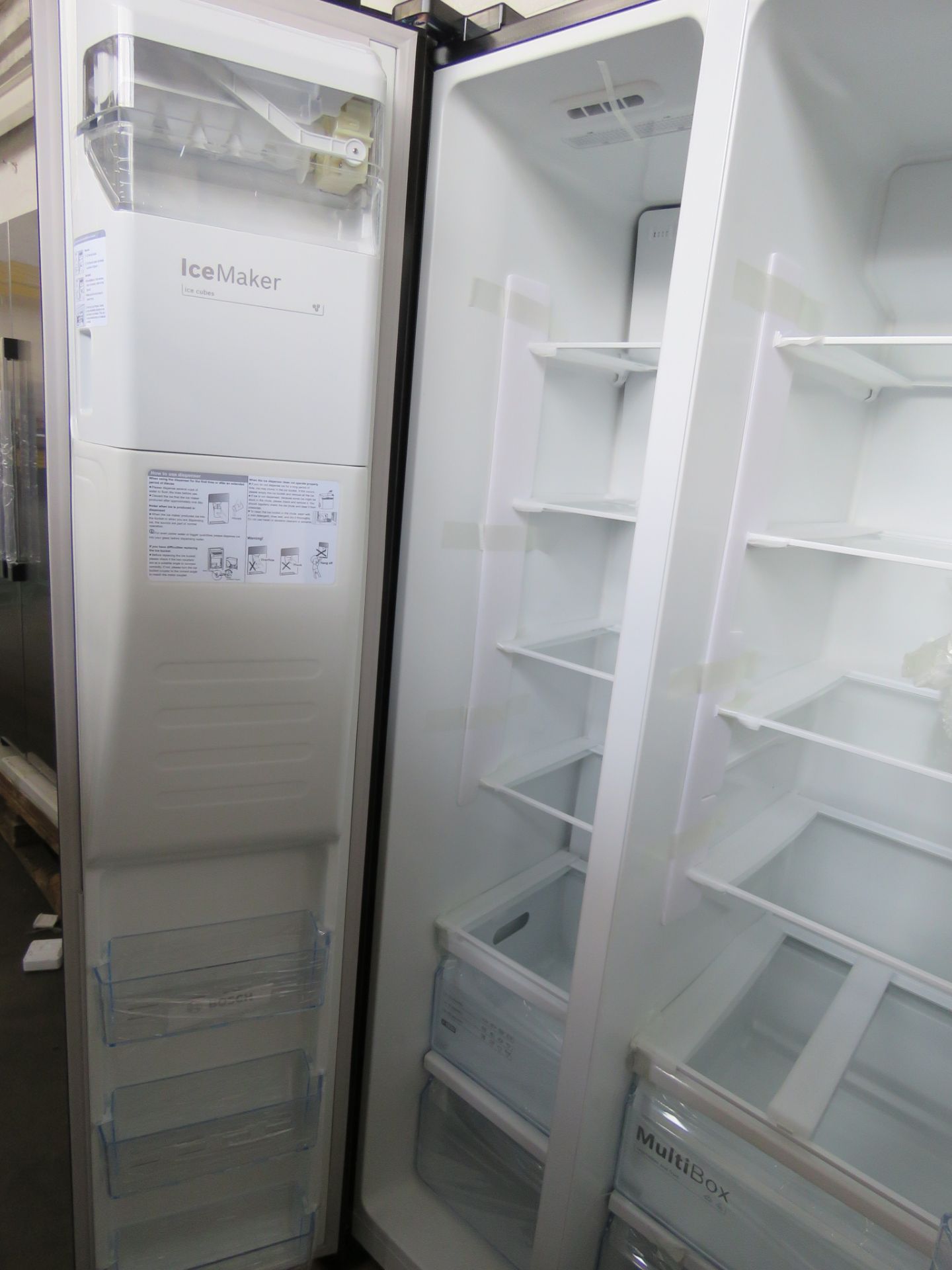 KAD93VBFPGB Bosch Side-by-side fridge-freezer - Image 3 of 4